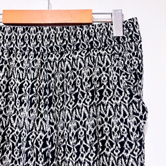 SIMONS Black & White Printed Lightweight Pants | Small * - Picture 8 of 9